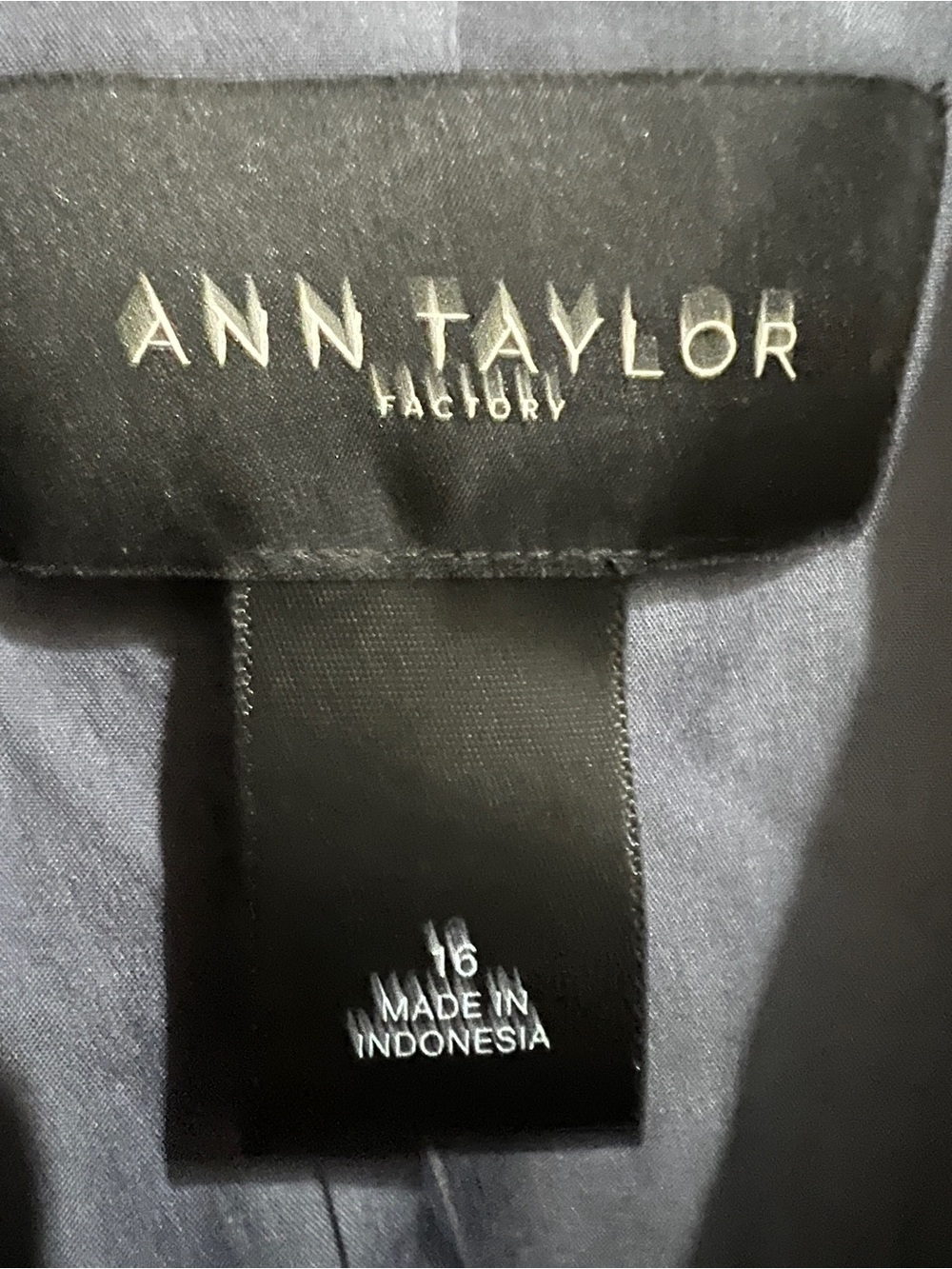 Ann Taylor Light Gray Women's Tailored Blazer - Picture 3 of 6